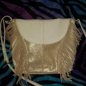 Meet your Posher, Dina